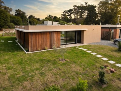 CASA PUNTA COLORADA MALDONADO LOS PAJAROS III CA502754  3 DORMITORIOS 2 BAÑOS