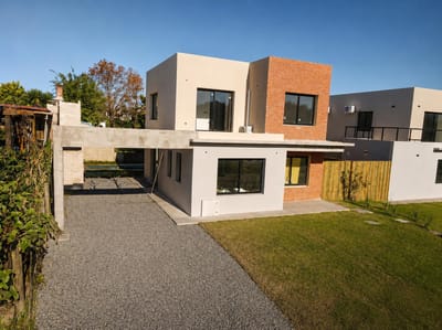 CASA PROA AL MAR MALDONADO AC PROA II CA502778  3 DORMITORIOS 2 BAÑOS