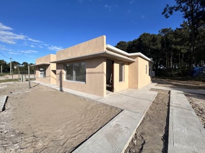 CASA LOS ANGELES MALDONADO PORTAL DE MEDANOS II CA502931  2 DORMITORIOS 2 BAÑOS