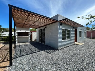 CASA CENTRO MALDONADO OIKO III CA502941  2 DORMITORIOS 1 BAÑOS
