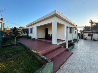 CASA CENTRO MALDONADO MARINES CA502964  4 DORMITORIOS 2 BAÑOS
