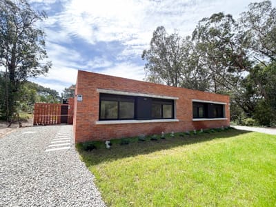 CASA PUNTA COLORADA MALDONADO SERAFINA 1 CA503090  3 DORMITORIOS 3 BAÑOS
