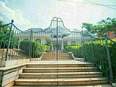 ALQUILO HERMOSA MANSION EN LAS MERCEDES