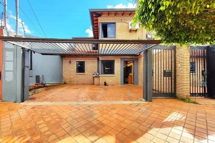 VENDO DÚPLEX EN FERNANDO DE LA MORA Z/ SUR!!