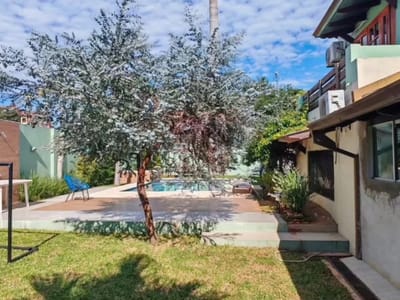 CASA DE 4 DORMITORIOS EN LAGUNA GRANDE