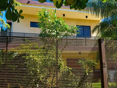 CASA EN BARRIO HIPODROMO
