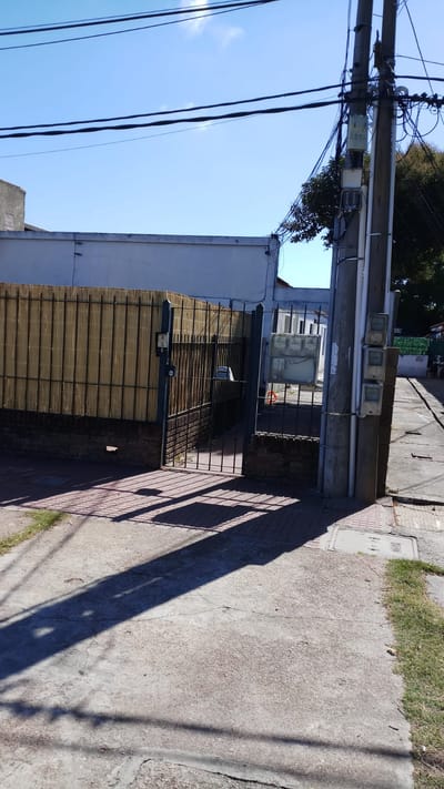 Apartamento en Malvin , excelente ubicación , a pasos de camino carrasco