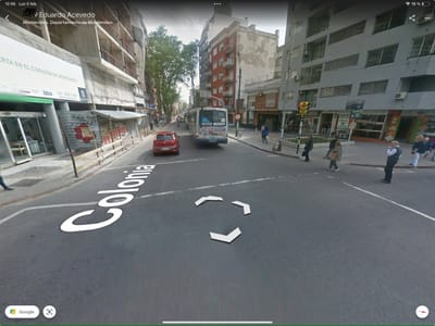 VENTA DE 2 LOCALES COMERCIALES UBICADOS EN EDUARDO ACEVEDO Y COLONIA CON RENTA