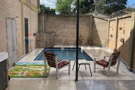 VENDO DUPLEX CON PISCINA EN LAMBARE