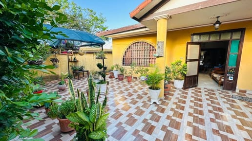 CASA EN VENTA EN ZONA ESTE A 1 CUADRA DE LA AV. CUMAVI