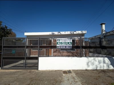 Casa en alquiler c/ cochera en Sayago