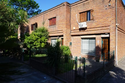 Casa tipo Dúplex 3 dormitorios y 2 baños "Cooperativa de Vivienda" en barrio Jardín de Sayago