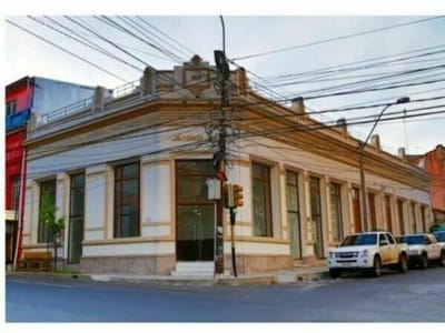 VENDO CASA ANTIGIA EN EL CENTRO DE ASUNCION TOTALMENTE RESTAURADA
