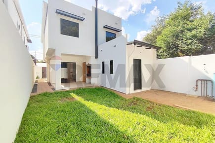 VENDO DUPLEX EN SAN LORENZO BARRIO LAURELTY