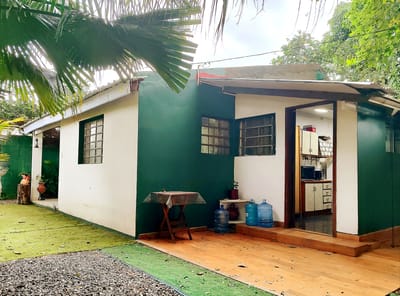 VENDO CASA EN ESQUINA EN SAN LORENZO LÍMITE CON LUQUE BARRIO LAURELTY!!