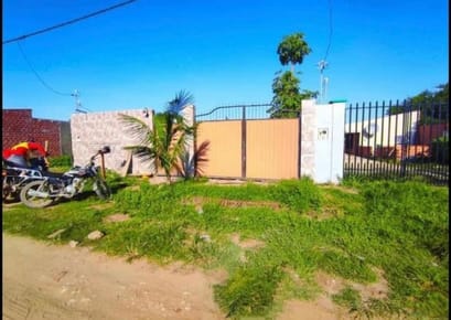CASA EN VENTA EN WARNES  Barrio Villa Rosita a 4 cuadras de Avenida. principal