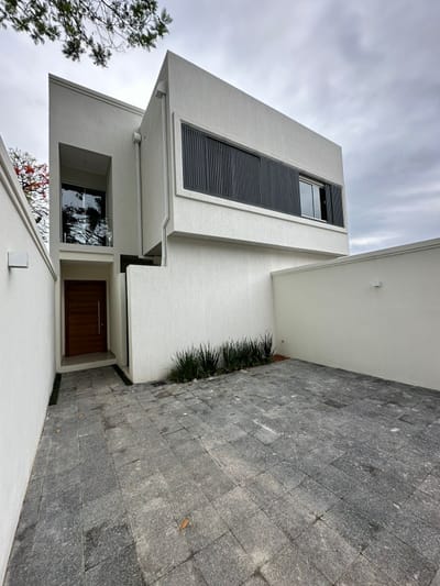 VENDO DUPLEX ESTILO MODERNO  BO. MADAME LYNCH