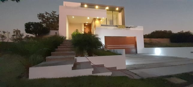 Casa de lujo en alquiler en el Urubó 