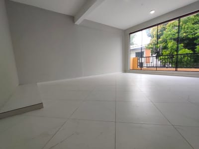ALQUILO AMPLIO DEPARTAMENTO A ESTRENAR DE 1 HABITACIÓN EN LAMBARÉ 