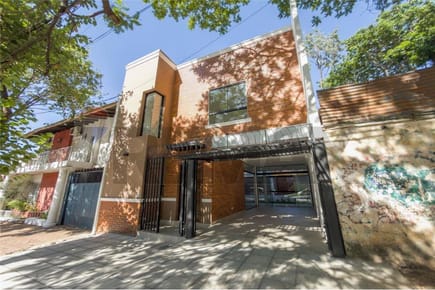 HERMOSO DUPLEX EN VENTA EN SAJONIA  