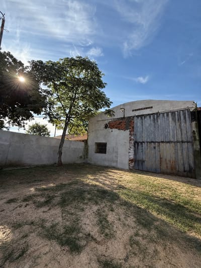 EN OFERTA TINGLADO A TERMINAR EN BARRIO TACUMBU