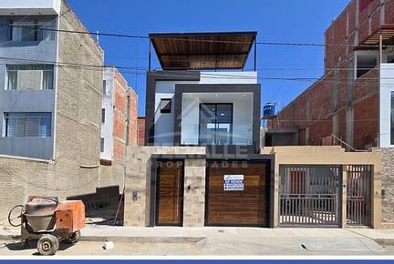 Casa En Venta: Tu Próximo Capítulo Comienza En Miraflores Country Club