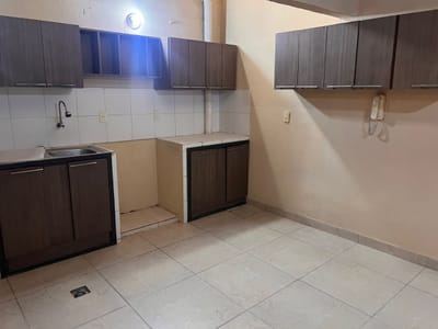 ALQUILO CASA EN BARRIO SAN VICENTE A UNA CUADRA DE GRAL. SANTOS