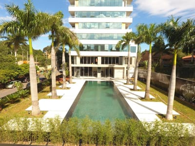 *Exclusivo  amoblado de 3 habitaciones en Edificio Eminent