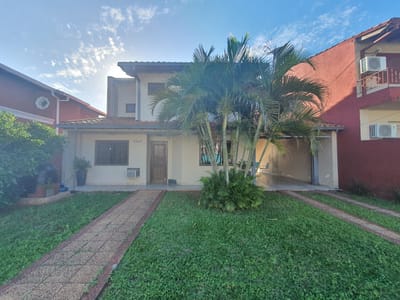 En venta amplia casa en Lambare - Barrio Santo Domingo 
