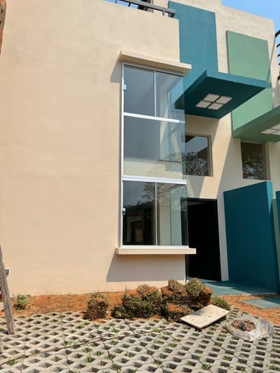 EN VENTA HERMOSOS TRIPLEX A ESTRENAR ZONA YATCH.