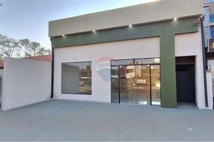 VENDGRAN Y LINDO LOCAL EN EL CENTRO DE ENCARNACION 
