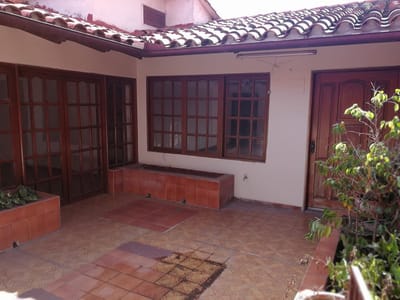Casa con negocio en Alquiler