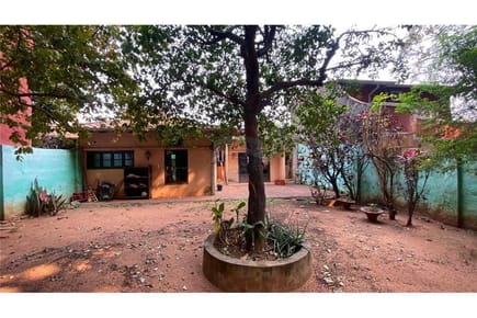 CASA EN VENTA EN FERNANDO DE LA MORA ZONA NORTE A 2 CUADRAS DE MARISCAL LOPEZ