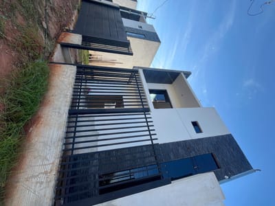 VENDO DUPLEX A ESTRENAR EN LAMBARÉ A UNA CUADRA DE LA AV. BRUNO GUGGIARI 
