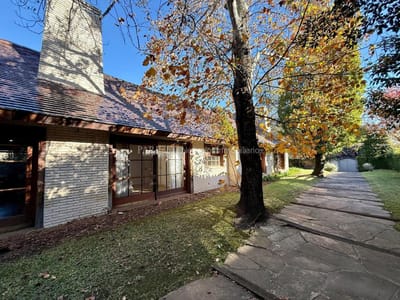 Venta Alquiler Casa 4 Dormitorios Carrasco Sur
