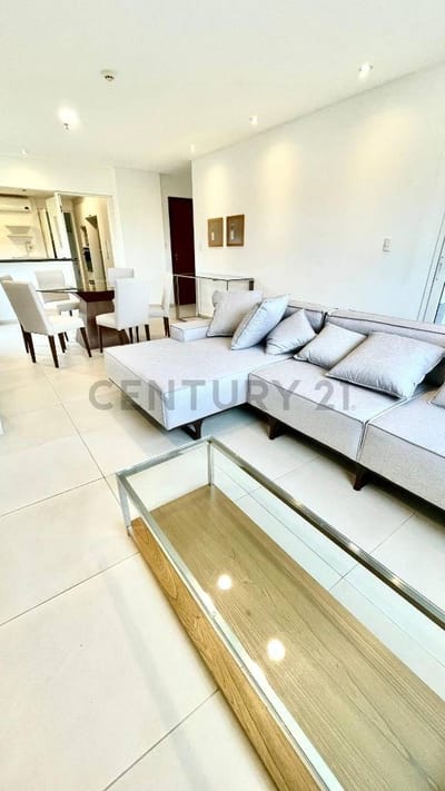 Departamento de 3 Dormitorios + Area de Servicio. 180 m2.