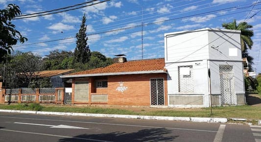 Terreno en esquina en Centro de Luque 