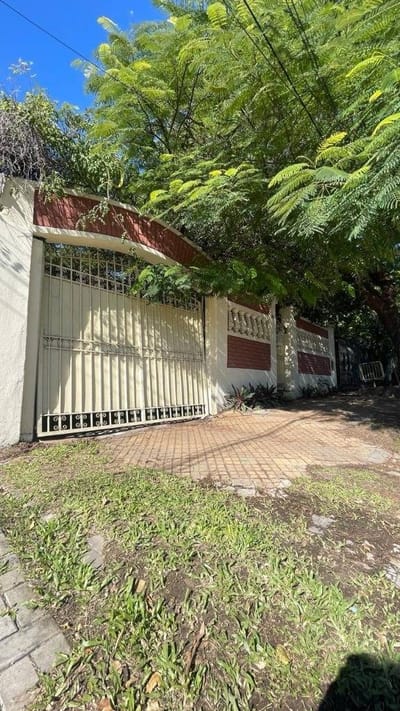 VEMTA DE CASA EN BARRIO TRINIDAD 