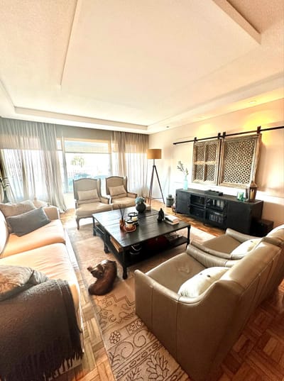 Apartamento de Categoría  con Patio