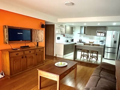 Divino apartamento equipado con patio