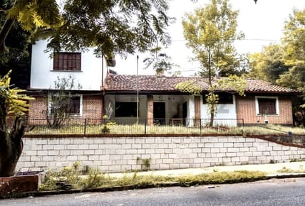 EN VENTA - AMPLIA PROPIEDAD EN BARRIO MBURICAO