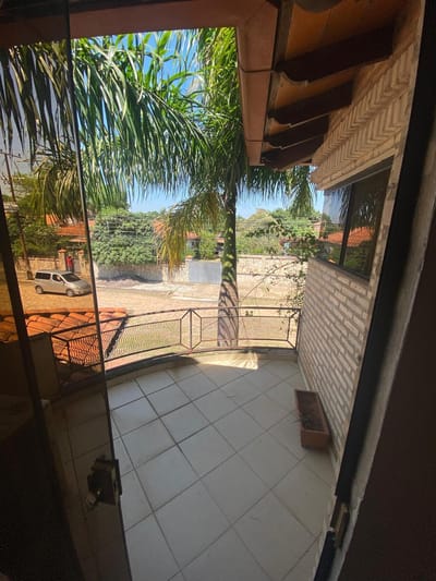 RESIDENCIA EN VENTA – COSTA AZUL LIMPIO