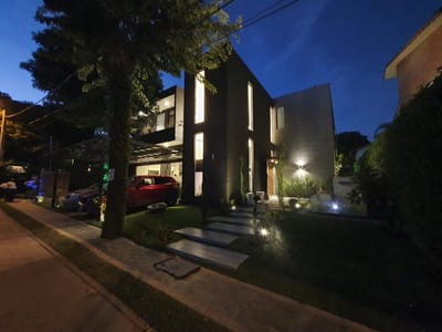 Hermosa casa minimalista en Condominio Forestal
