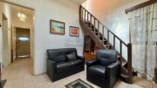Belvedere Propiedades VENDE casa con gran potencial en La Teja