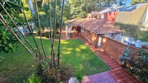 VENDO CASA CON AMPLIO TERRENO DE 1022 M2 - BARRIO SAN CRISTOBAL