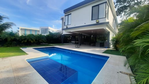 URUBO GOLF - CASA EN ALQUILER AMOBLADA