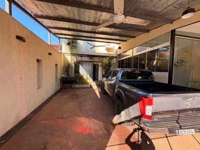VENDO CASA CON OFICINA EN FERNANDO 