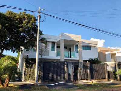 Casa de 4 Habitaciones con Piscina en Asunción Bº Herrera 