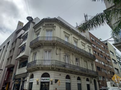 Apto totalmente amueblado a pasos de Sarandi