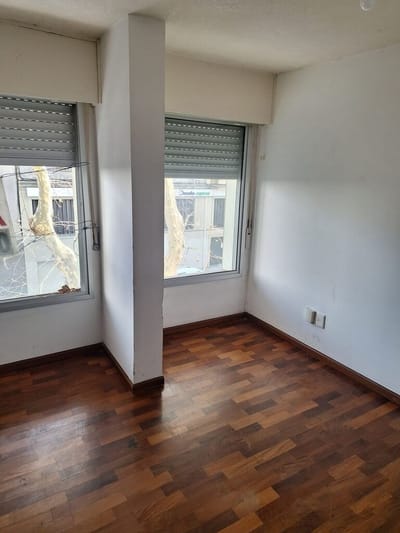Monoambiente en venta en Canelones y Bulevar Artigas | 35 m² | Bajos gastos comunes | Excelente ubic